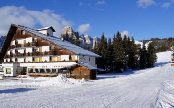 Planac Hotel, Corvara, External